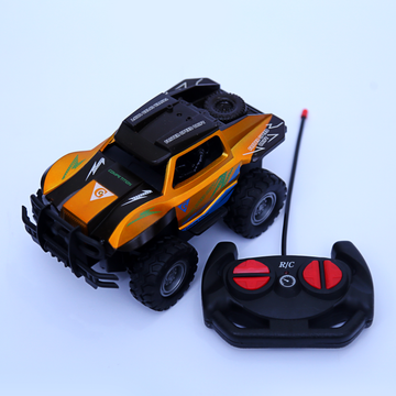 Off Road Racing Car With Spray