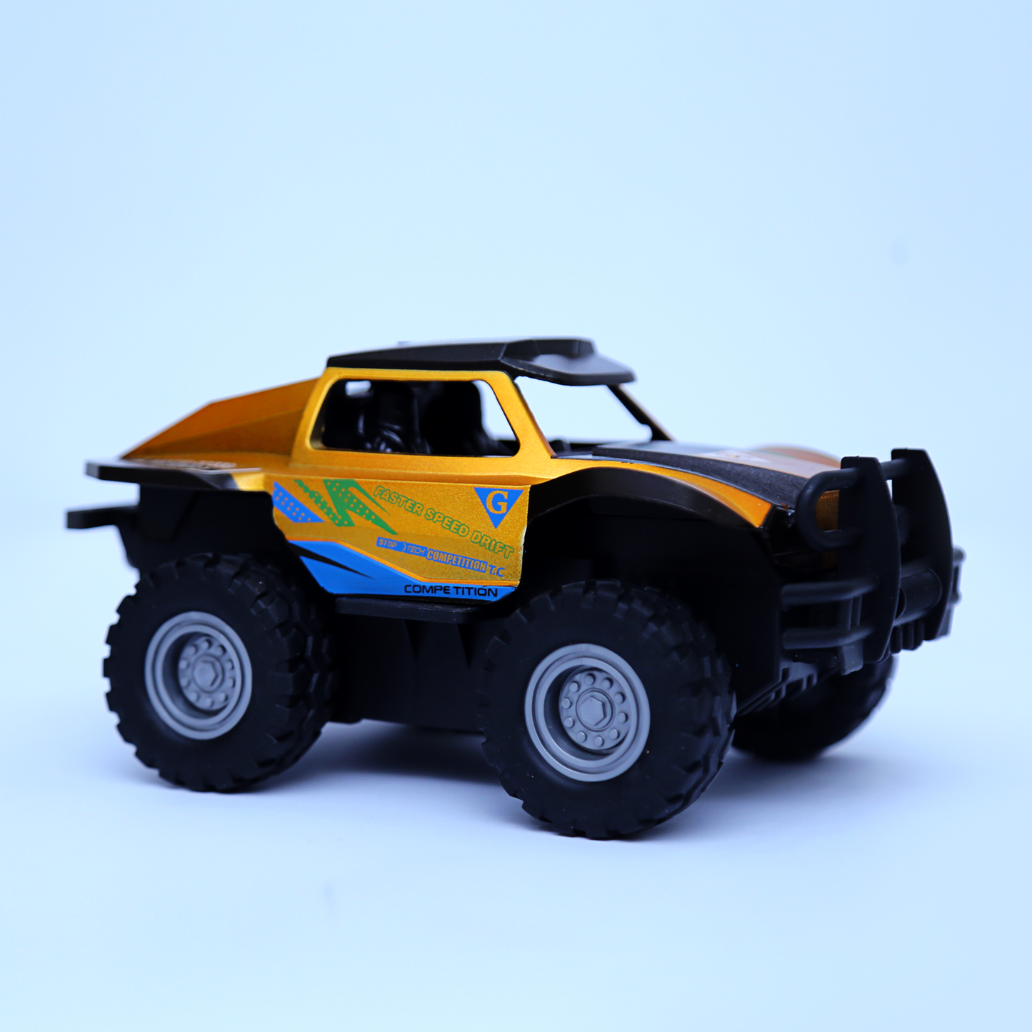 Off Road Racing Car With Spray